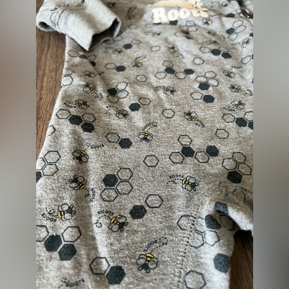 SOLD / Roots baby romper - Picture 2 of 4